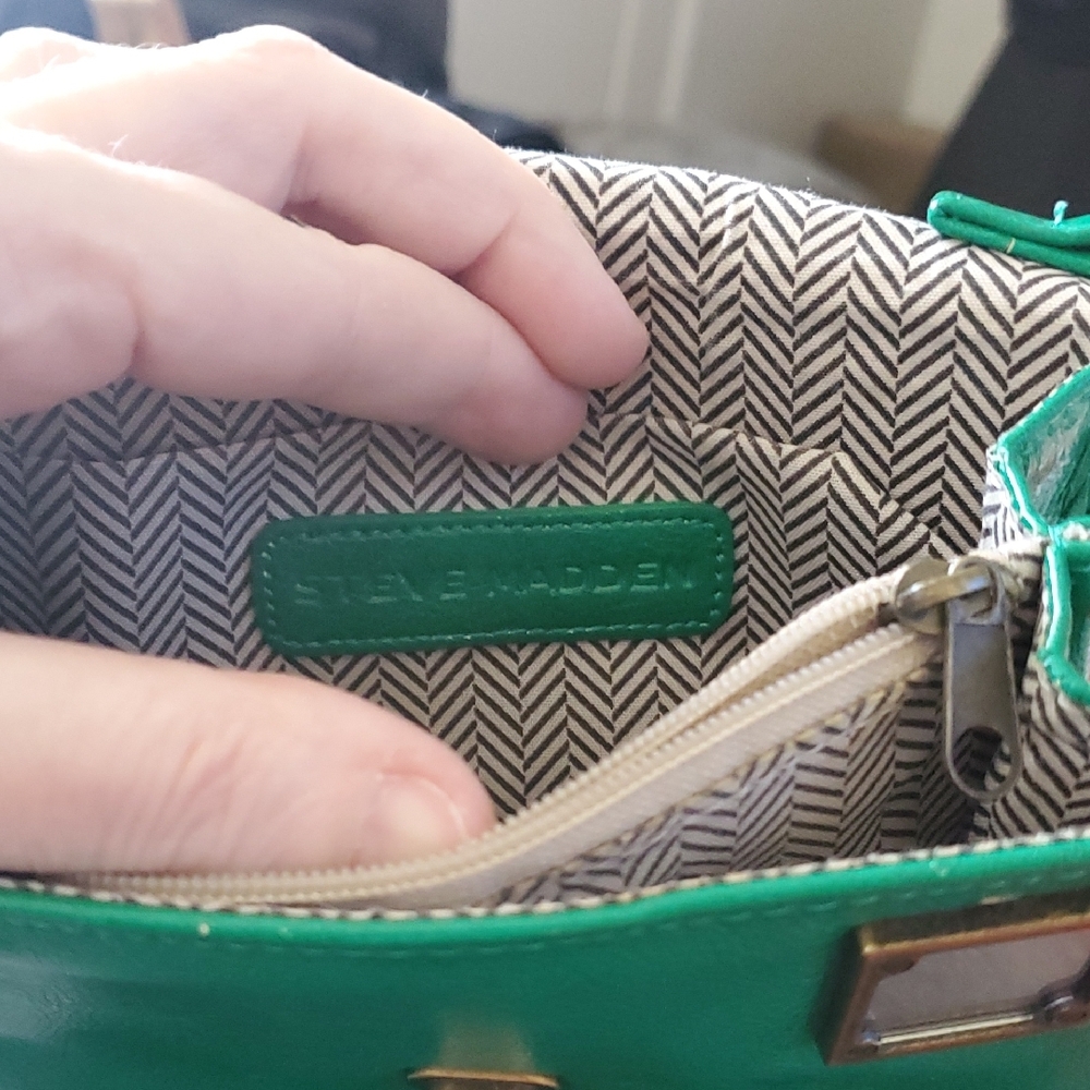 Steve Madden Green Crossbody Bag with Chain Strap - Picture 9 of 13